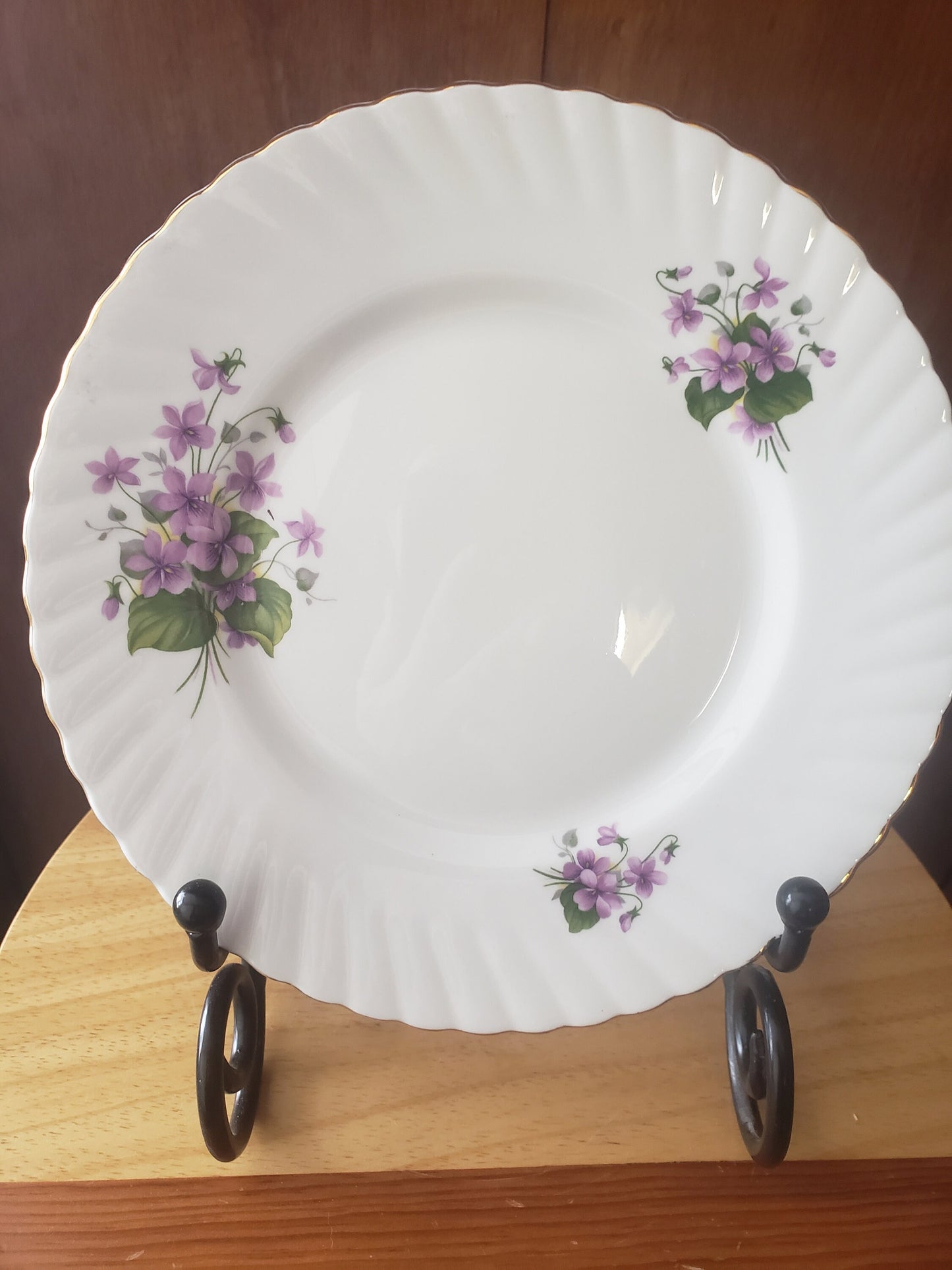 Gorgeous Rosina Bone China Plate - Queens Violets Pattern