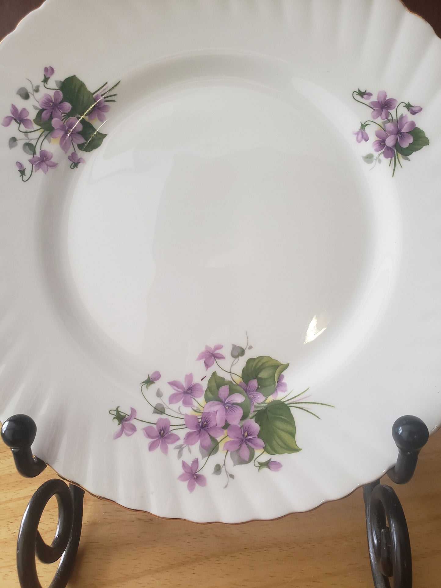 Gorgeous Rosina Bone China Plate - Queens Violets Pattern