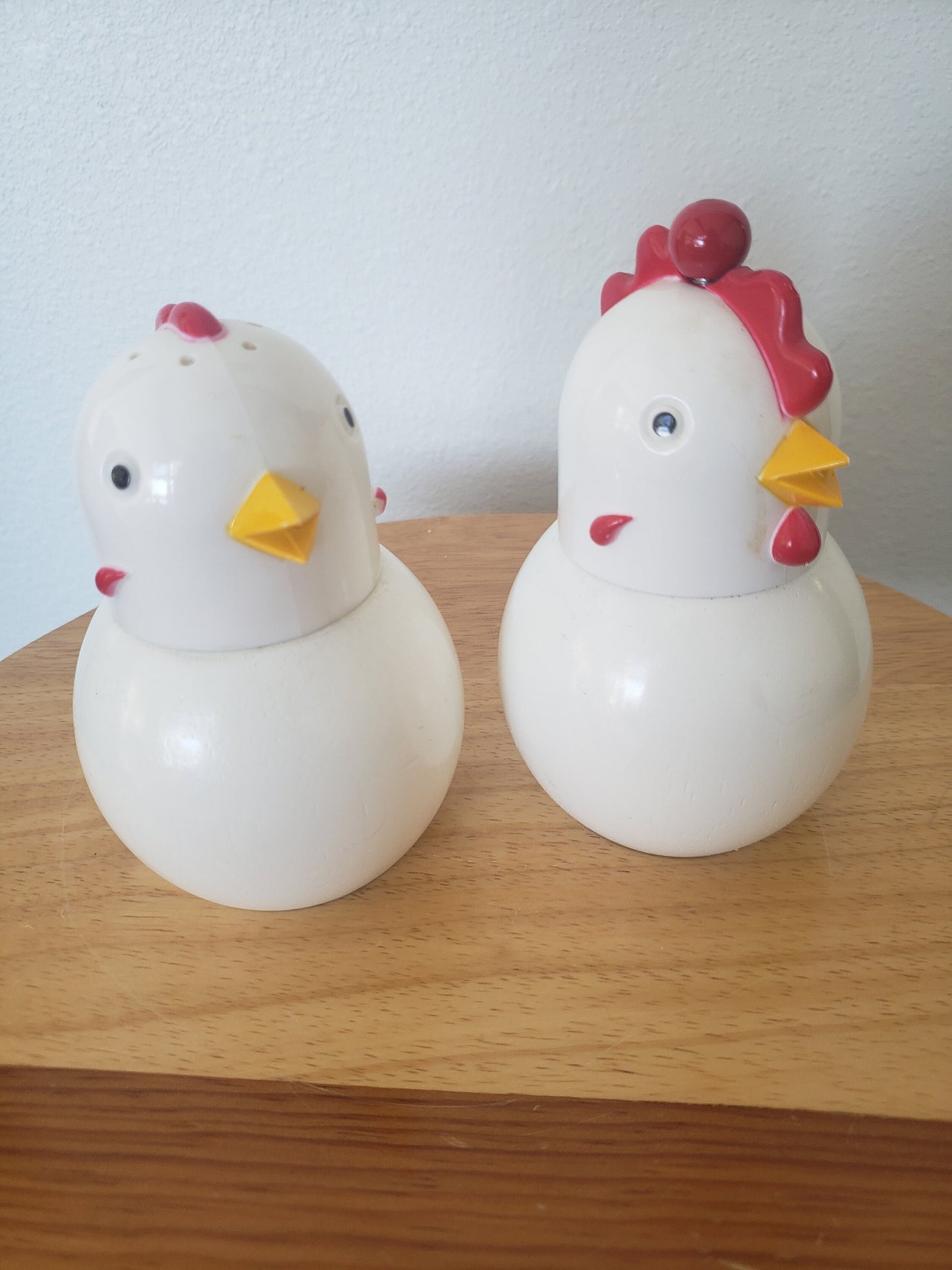 Adorable Chicken Salt Shaker and Pepper Grinder Set