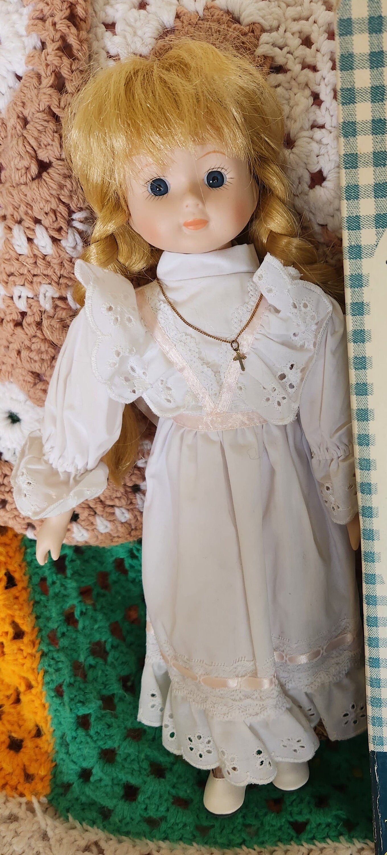 Vintage House Of Lloyd Christmas Around The World 16" Faith Porcelain Collectors Doll