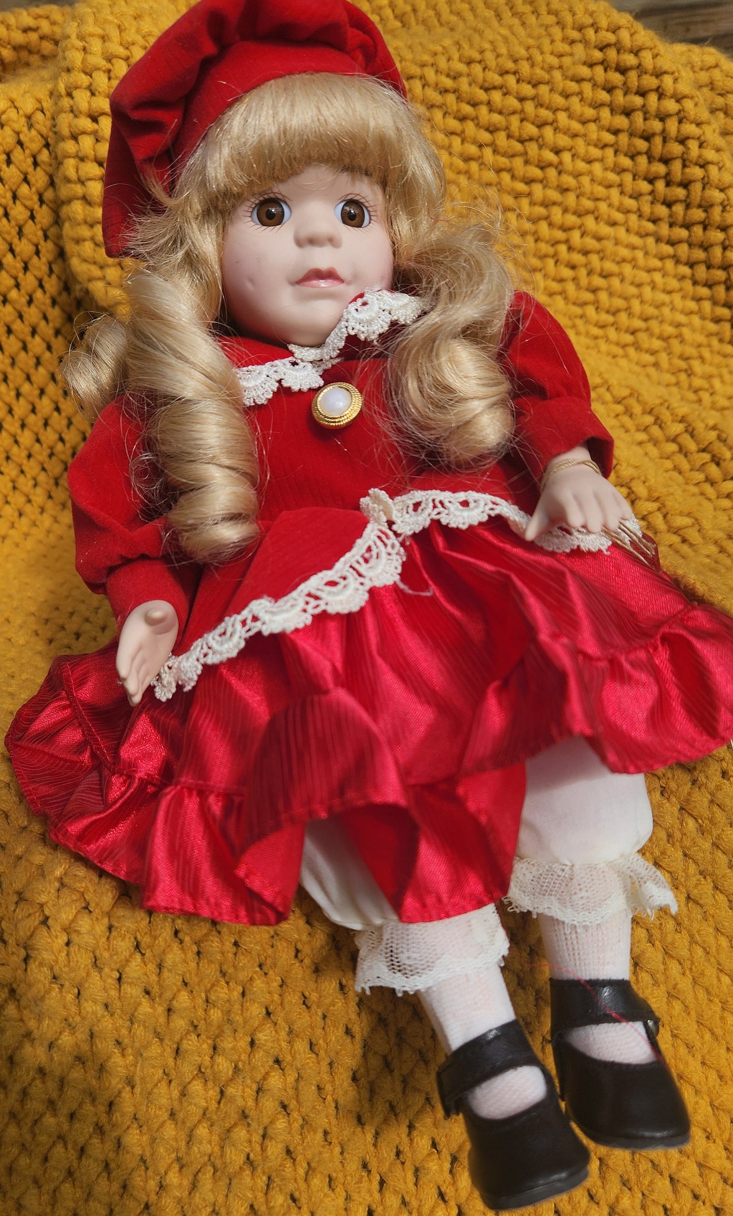Enchanting Porcelain Musical Doll - Dan Dee Collectors Choice